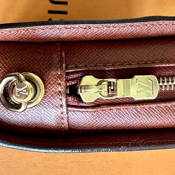 Louis Vuitton Pochette Orsay Monogram Canvas | Excellent Condition - Picture 10 of 15